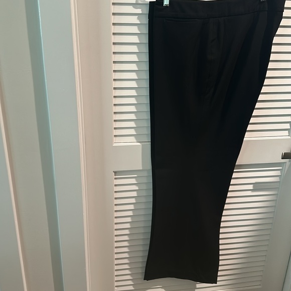 NWOT Talbots Signature Black Trousers with invisible front pockets. Size 20L - Picture 3 of 6